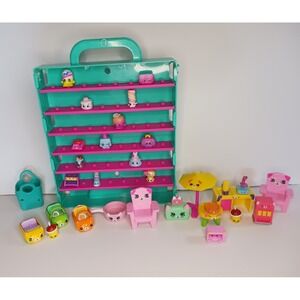 Lot of 32 Shopkins,‎ Cars, Case, Furniture,  Smoothie, Table, Toaster, Desk